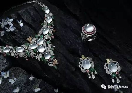 翡翠戒指项链两用款,手镯是否可与翡翠戒指项链一起佩戴